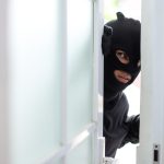 Inteligentne drzwi zewnętrzne - technologie smart home, które zmieniają bezpieczeństwo domu